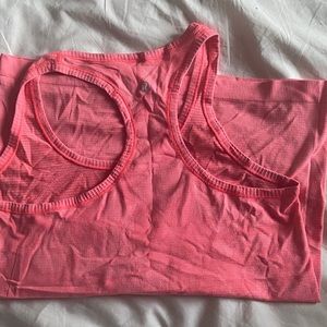 Lululemon tank top 😍